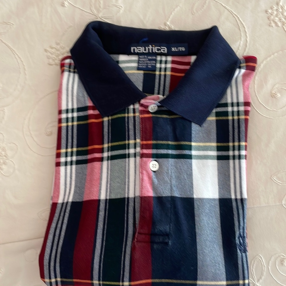 Men’s Nautica Navy/Red short sleeve shirt